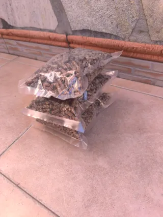 Pellet di legno ecologico. Confezione da 3 sacchetti 