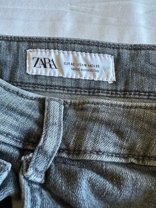 Pantalón pitillo Zara gris