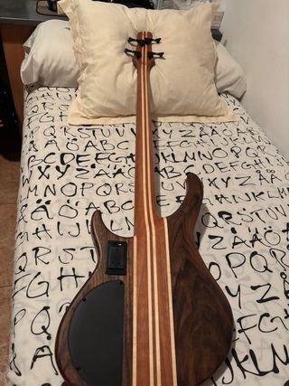 Bajo Eléctrico 4 Cuerdas activo