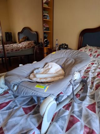 Hamaca infantil Chicco gris