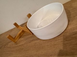 Ciotola per cani in ceramica con supporto