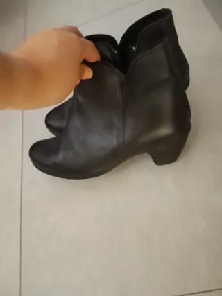 Botines negros de piel