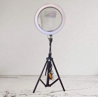 Aro de luz LED con trípode RGB