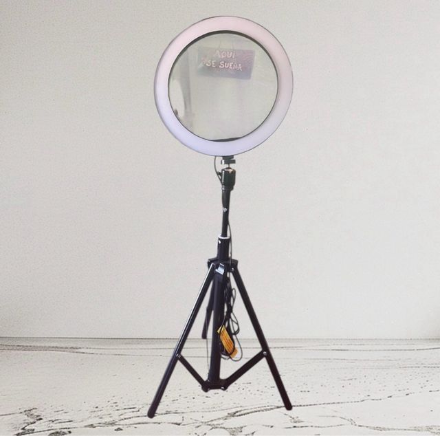 Aro de luz LED con trípode RGB