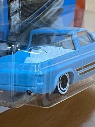 Hot Wheels '83 Chevy Silverado
