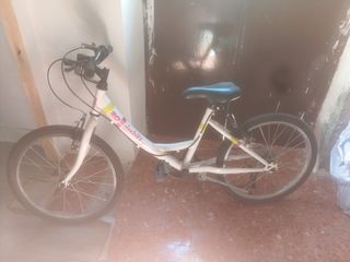 Bicicleta infantil blanca