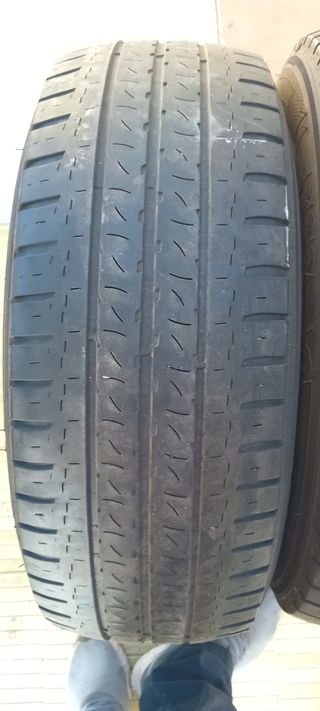 Neumáticos 215/60/16C 
40 a la unidad 