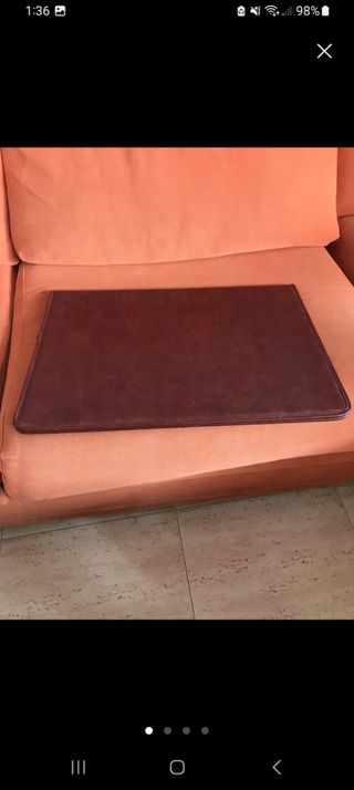 Portadocumentos de piel marrón