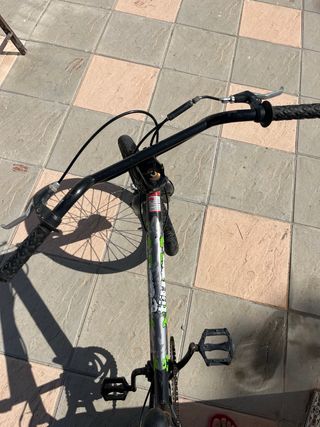 Bici BMX Freestyle Negra y Verde