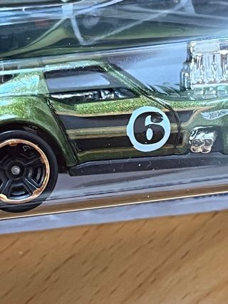 Hot Wheels '68 Corvette Gas Monkey Garage