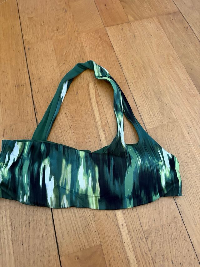 Bañador verde asimétrico