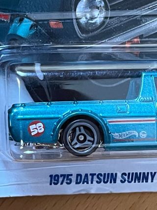 Hot Wheels 1975 Datsun Sunny Truck (B120)