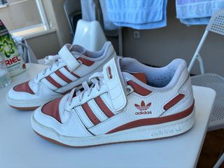 Adidas Forum Low Blancas y Rojas
