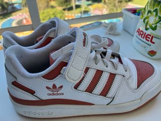 Adidas Forum Low Blancas y Rojas