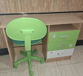 Escritorio y Silla Infantil Verde