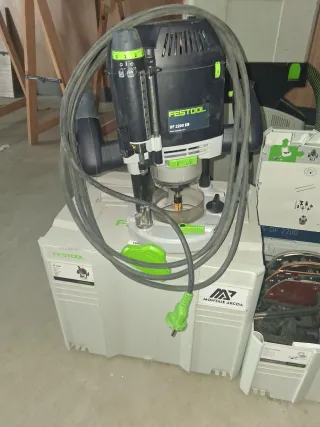 Fresadora Festool OF 2200 EB + Accesorios
