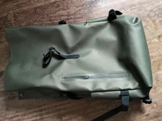 Mochila Rains Verde Oliva