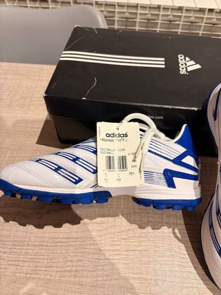 Zapatillas Adidas Fútbol Blancas y Azules