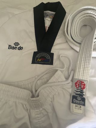 Traje Taekwondo Daedo WT Reconocido talla 00 niño