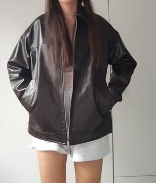 Chaqueta oversize color marrón chocolate