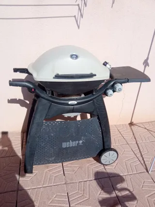 Barbacoa Weber Q3000 Negra y Blanca funciona a gas