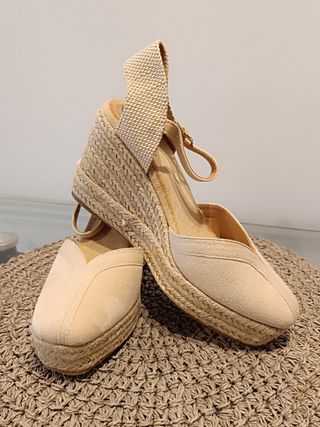 Sandalias cuña NK beige T38