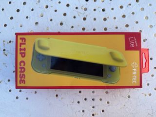 Cover gialla per Nintendo Switch Lite