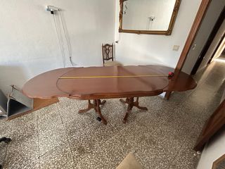 Mesa de salón extensible de madera
