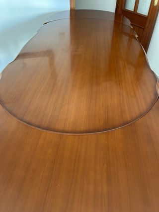 Mesa de salón extensible de madera
