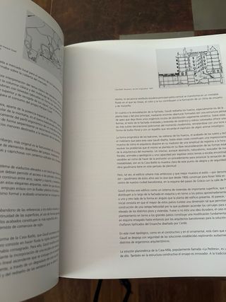 Antoni Gaudí (Arquitectura) (Spanish Edition)