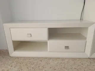Mobili da soggiorno bianchi