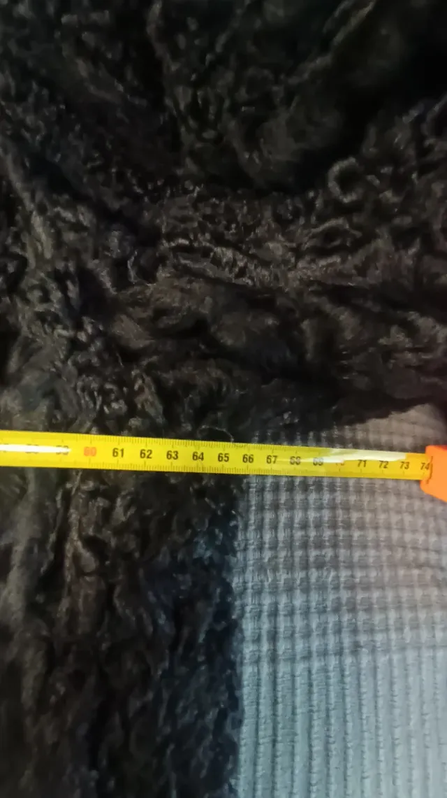 Abrigo de astracán negro