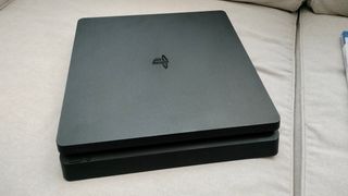 Consola PS4 1TB + 19 Juegos