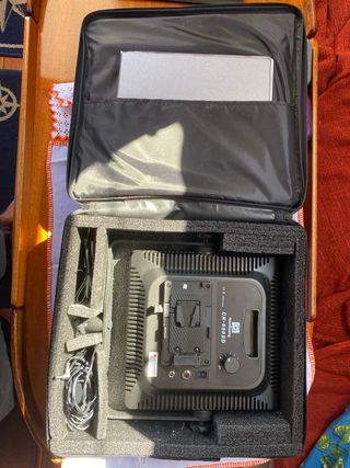 Foco LED Profesional 600 LEDs - Placa V-Mount