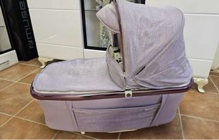 Carro de bebé lila