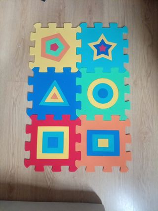 Alfombra puzzle infantil con formas