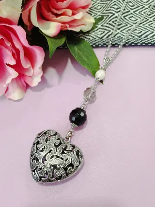 Collana lunga cuore pietre nere e perla