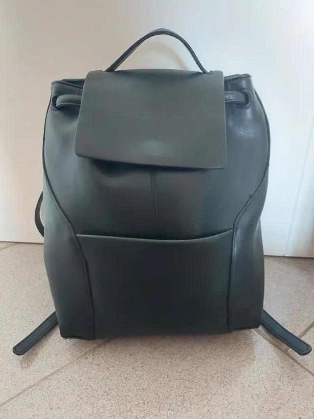 Zaino nero medio capiente