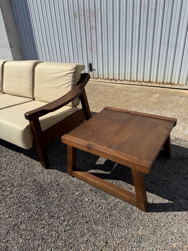 sofá y sillón + mesitas