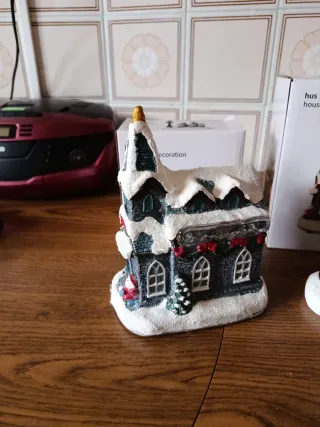 Pueblo Navideño: Iglesia y Niños Cantores