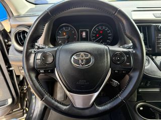 Toyota RAV4 ADVANCE 2.2D