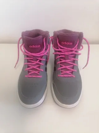 Zapatillas bota Adidas Invierno Talla 5 US. 