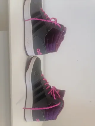 Zapatillas bota Adidas Invierno Talla 5 US. 
