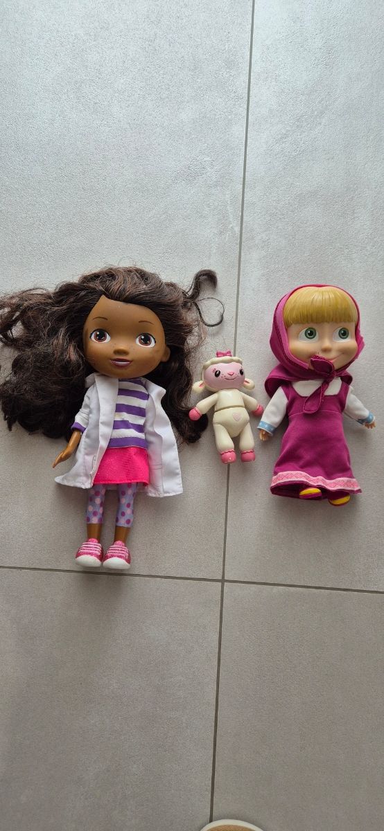 Casa Peppa Pig, dottoressa peluche e massa.