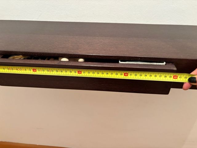 Recibidor de madera con cajón