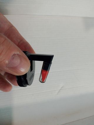 Aguja Tocadiscos Ortofon Negra y Roja