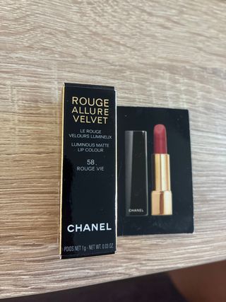 Chanel Rouge Allure Velvet 58 Rouge Vie