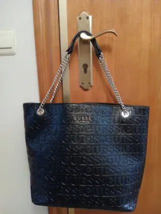 Bolso Guess Negro Cadena Plata