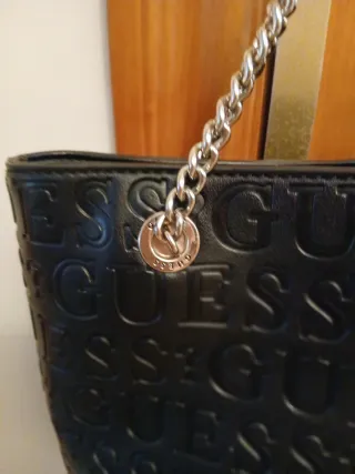 Bolso Guess Negro Cadena Plata