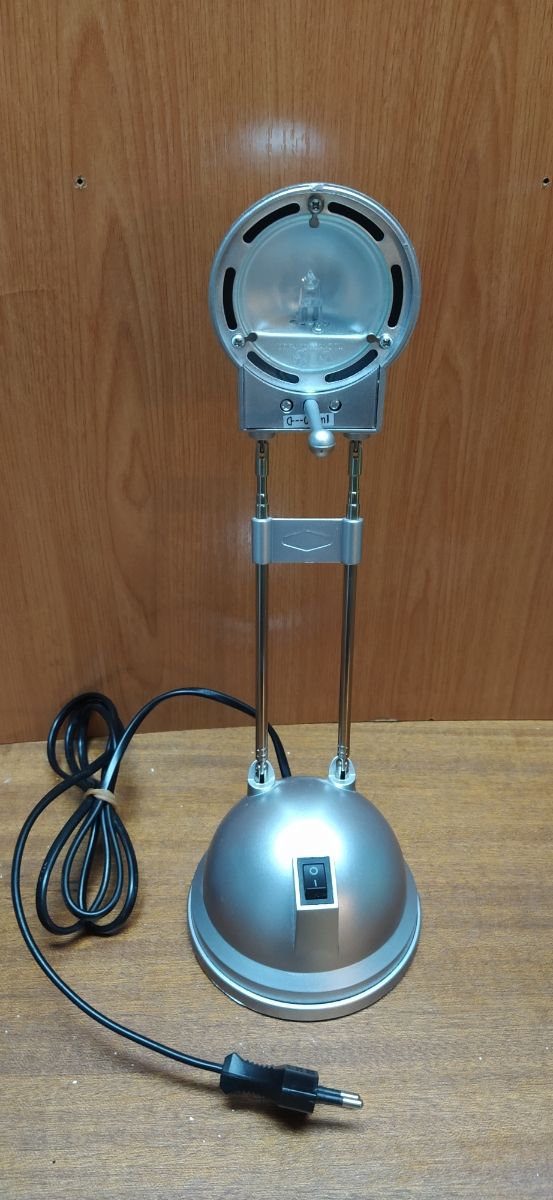 Lámpara de estudio o para mesita de noche